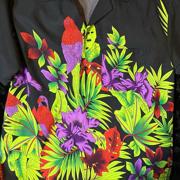 Men’s Hawaiian shirt size large - Picture 3 of 3
